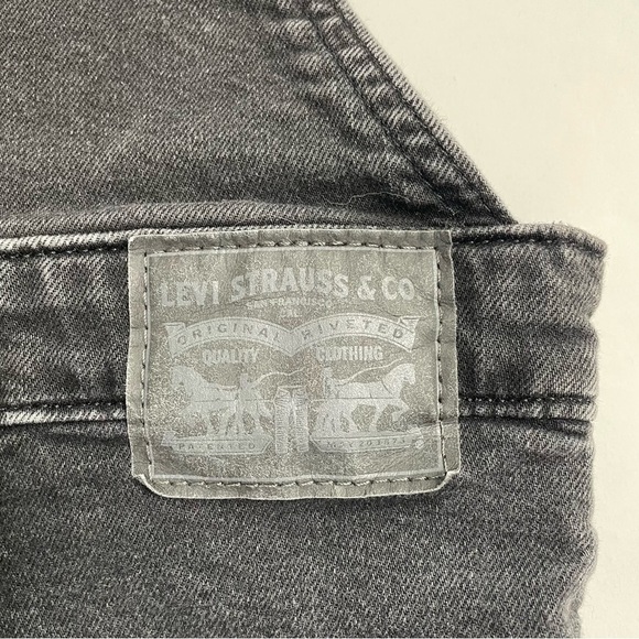 LEVI’S black denim cutoff shortalls with side zipper - Picture 9 of 10